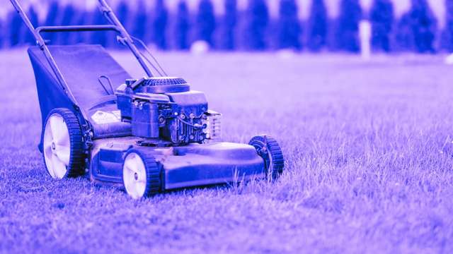 13 Meaning of Dreaming About Mowing the Lawn